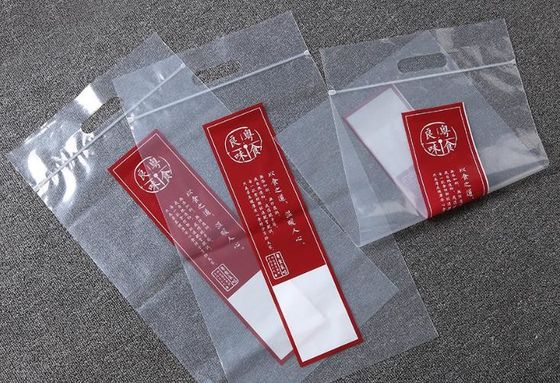 el totalizador cortado con tintas plástico transparente de la manija imprimió los bolsos reconectables de los bolsos del zplock del logotipo para el embalaje cosmético del regalo de la ropa